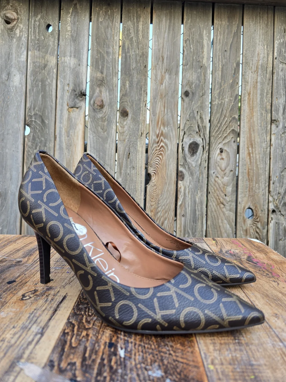 Calvin Klein Pattern Brown Logo Pump Women Shoes Size 6.5